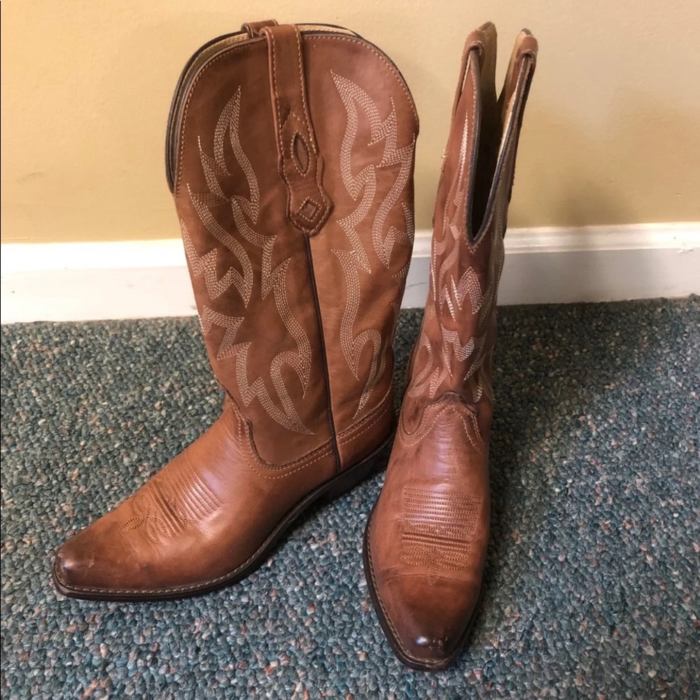 Female cowboy boots